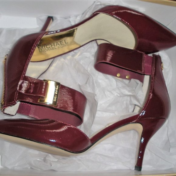 Michaels Khors new in box Guliana ankle strap heels - Picture 8 of 8